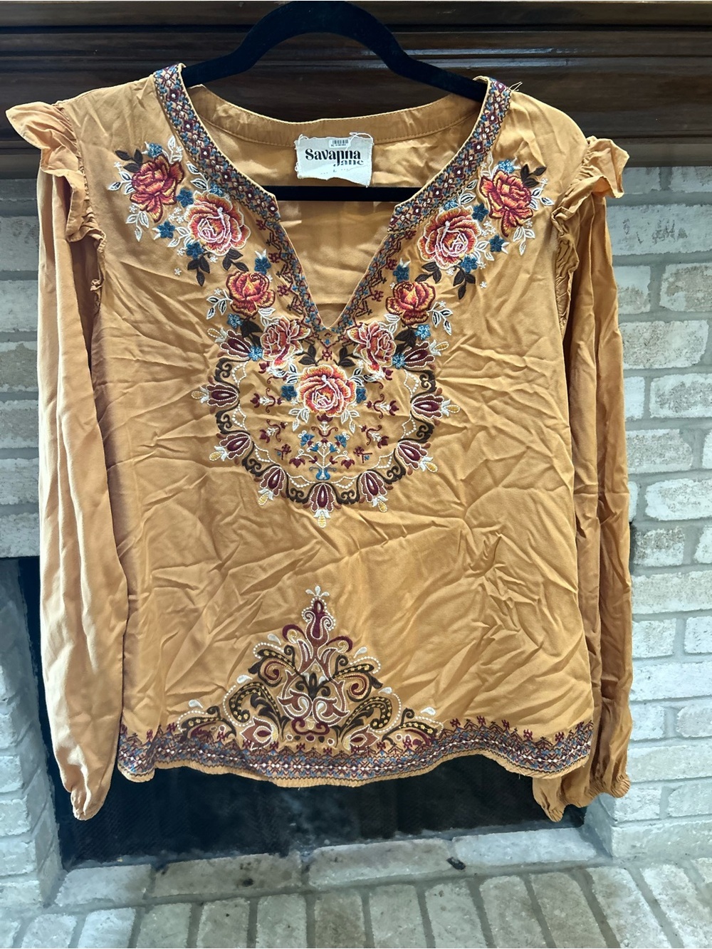 Savanna Jane Mustard Embroidered V-Neck Womens Top EUC